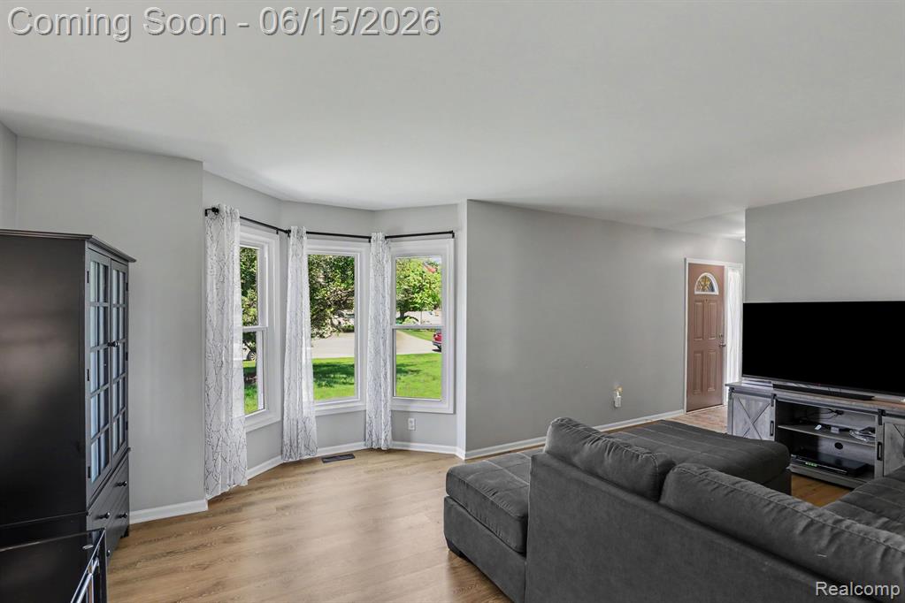 6433 Woodcrest Ridge Clarkston, MI 48346 - Photo 9 of 40
