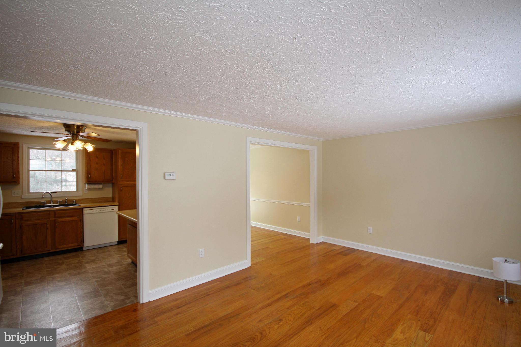 2502 McKenzie Road Ellicott City, MD 21042 - Photo 4 of 29 Living Room