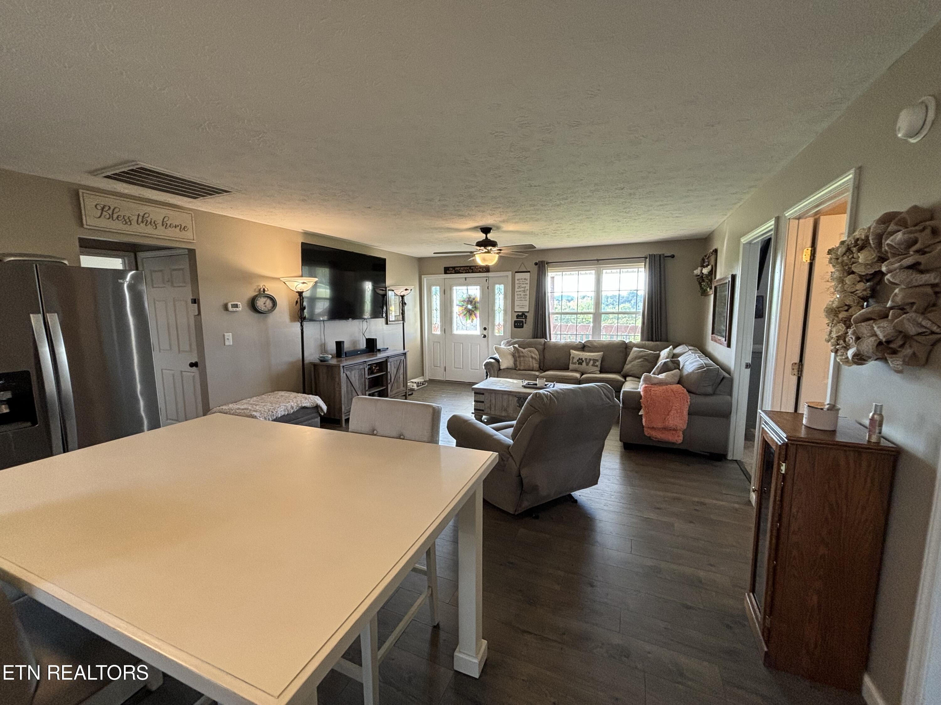 523 Low Valley Road Dandridge, TN 37725 - Photo 8 of 19 kit/LR