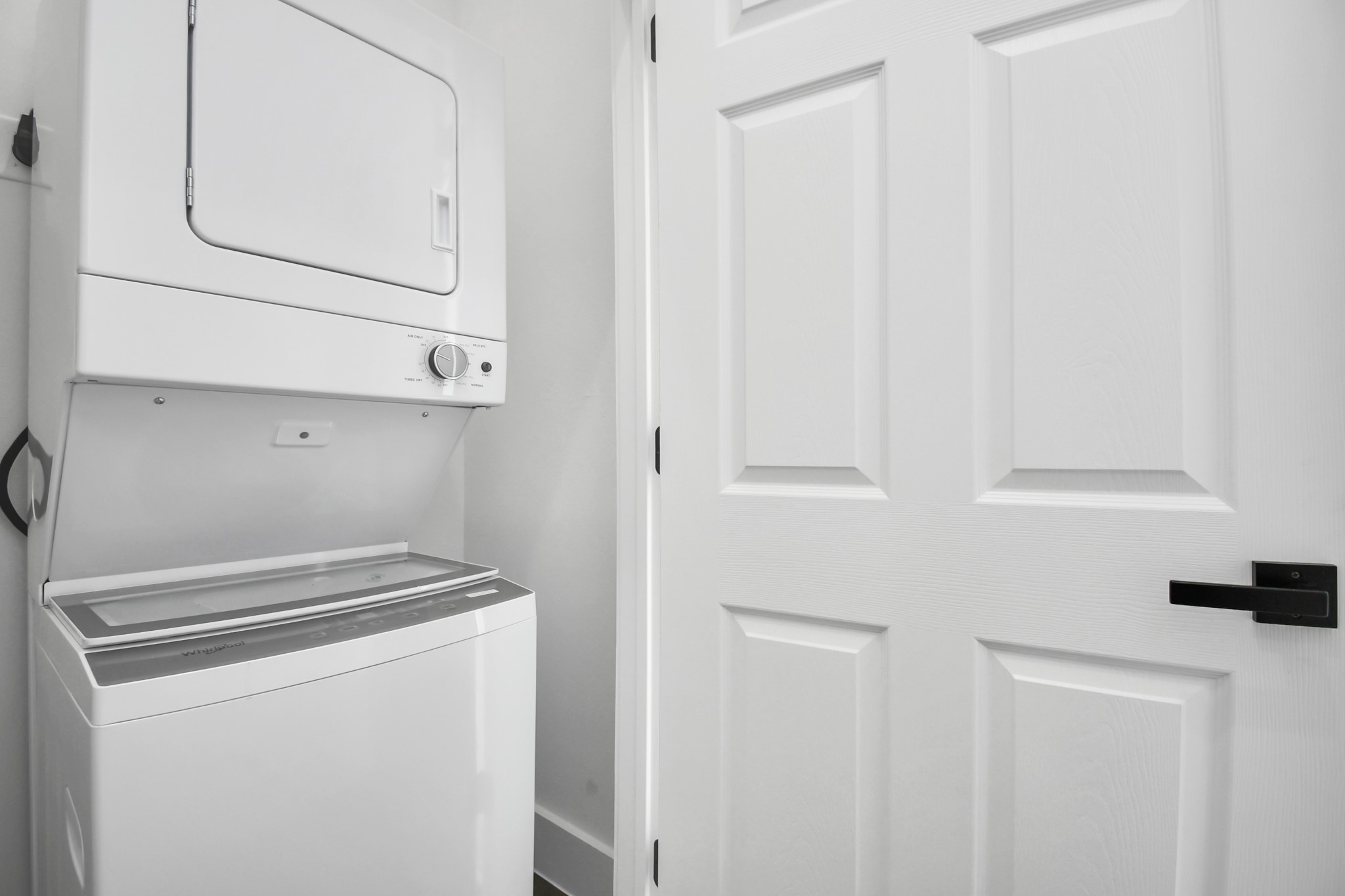 4909 Higgins Street, Unit A Houston, TX 77033 - Photo 22 of 32 a utility room with dryer and washer