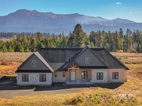 $1,575,000 | 13910 Sky View Court, Unit 8, McCall, ID 83638