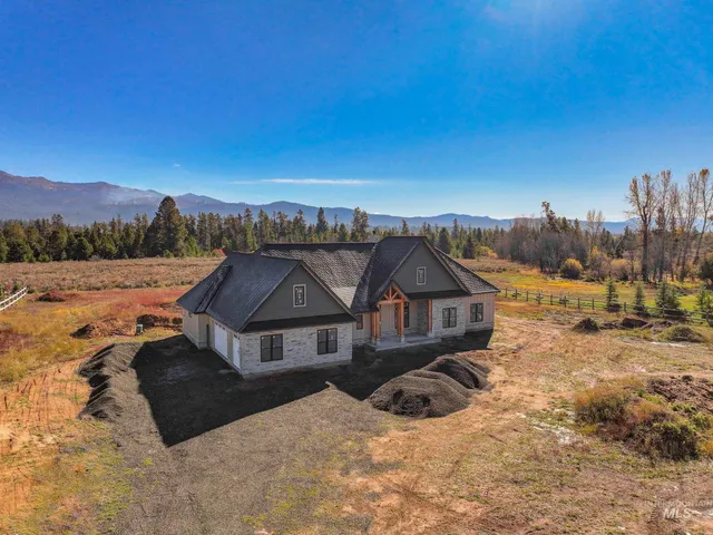 $1,575,000 | 13910 Sky View Court, Unit 8, McCall, ID 83638
