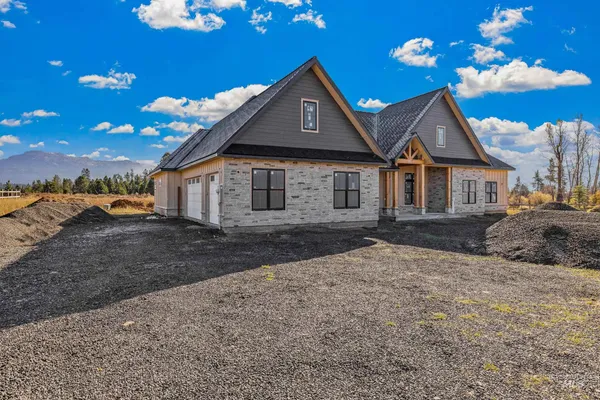 $1,575,000 | 13910 Sky View Court, Unit 8, McCall, ID 83638