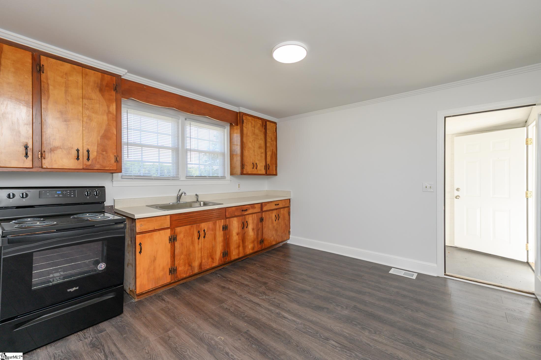1780 North Old Laurens Road Fountain Inn, SC 29644 - Photo 8 of 26