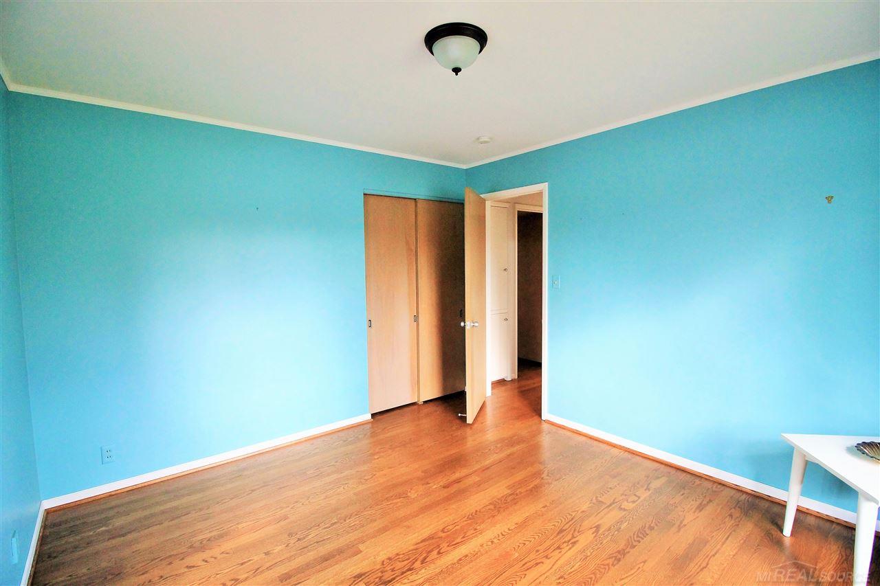 430 Barclay Road Grosse Pointe Farms, MI 48236 - Photo 19 of 40