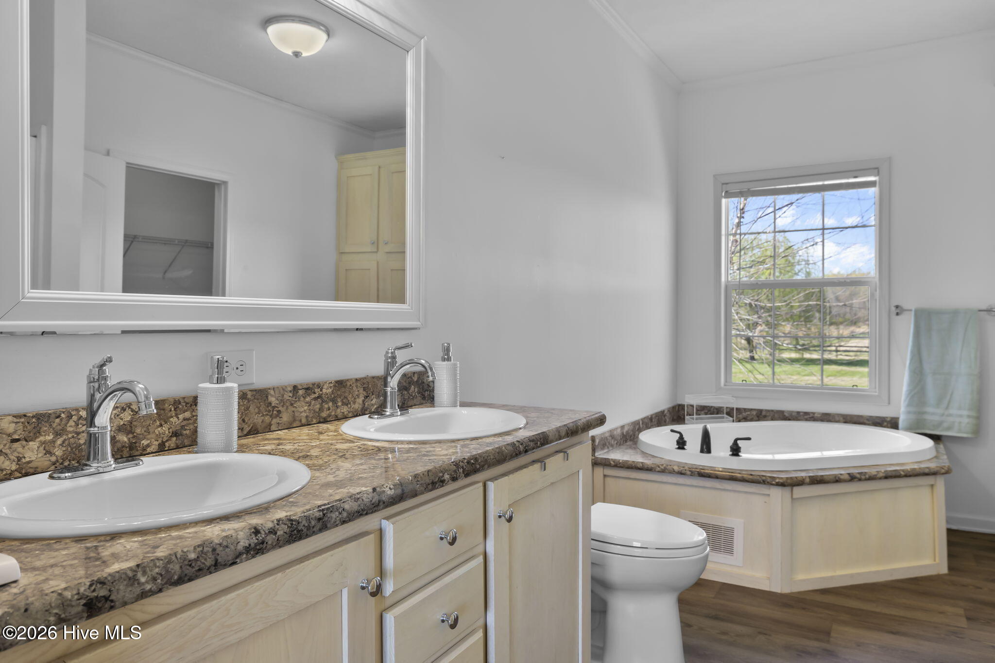 414 North Gregory Road Shawboro, NC 27973 - Photo 22 of 39 Primary Suite