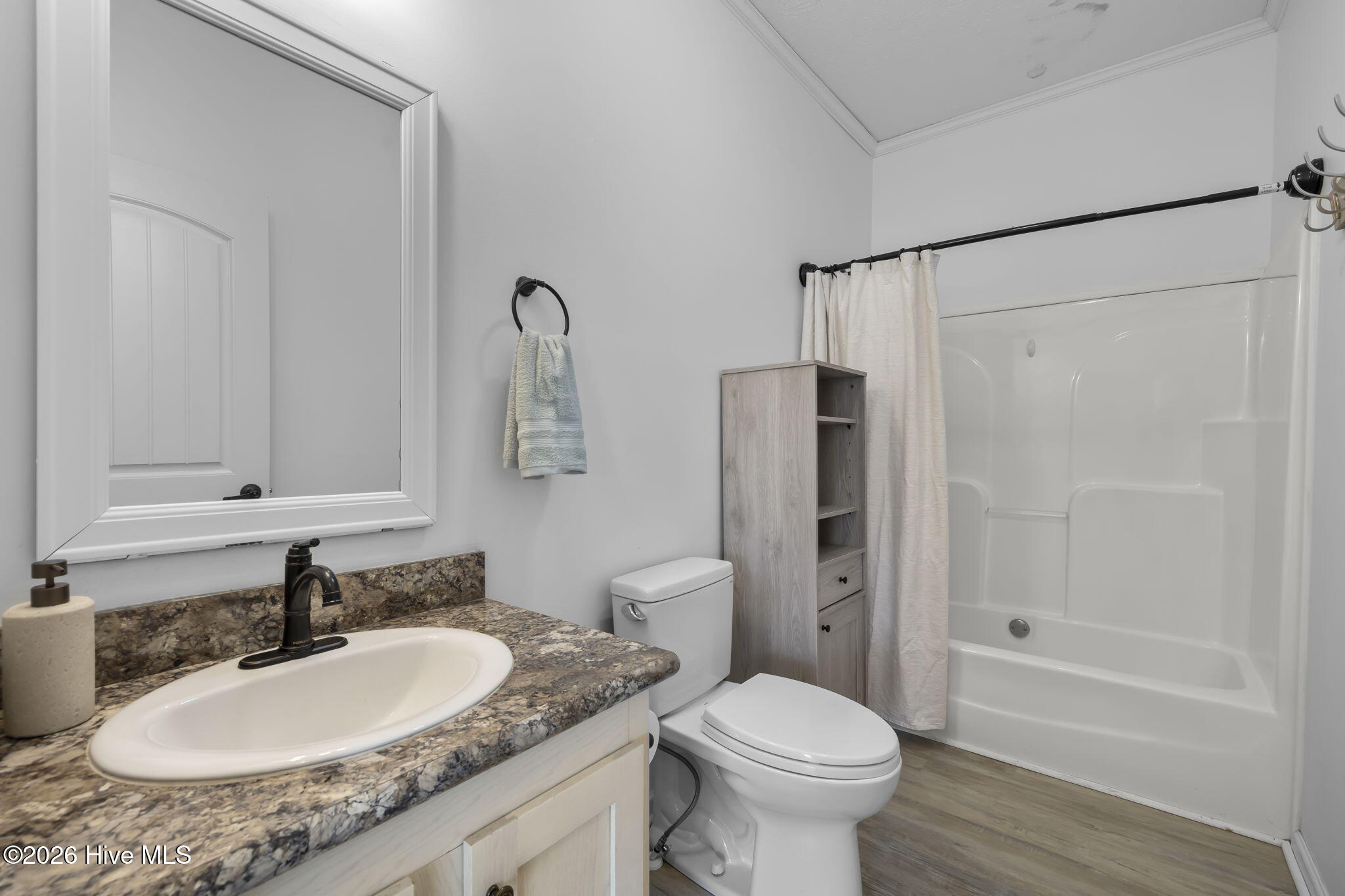 414 North Gregory Road Shawboro, NC 27973 - Photo 29 of 39 Full bathroom 2