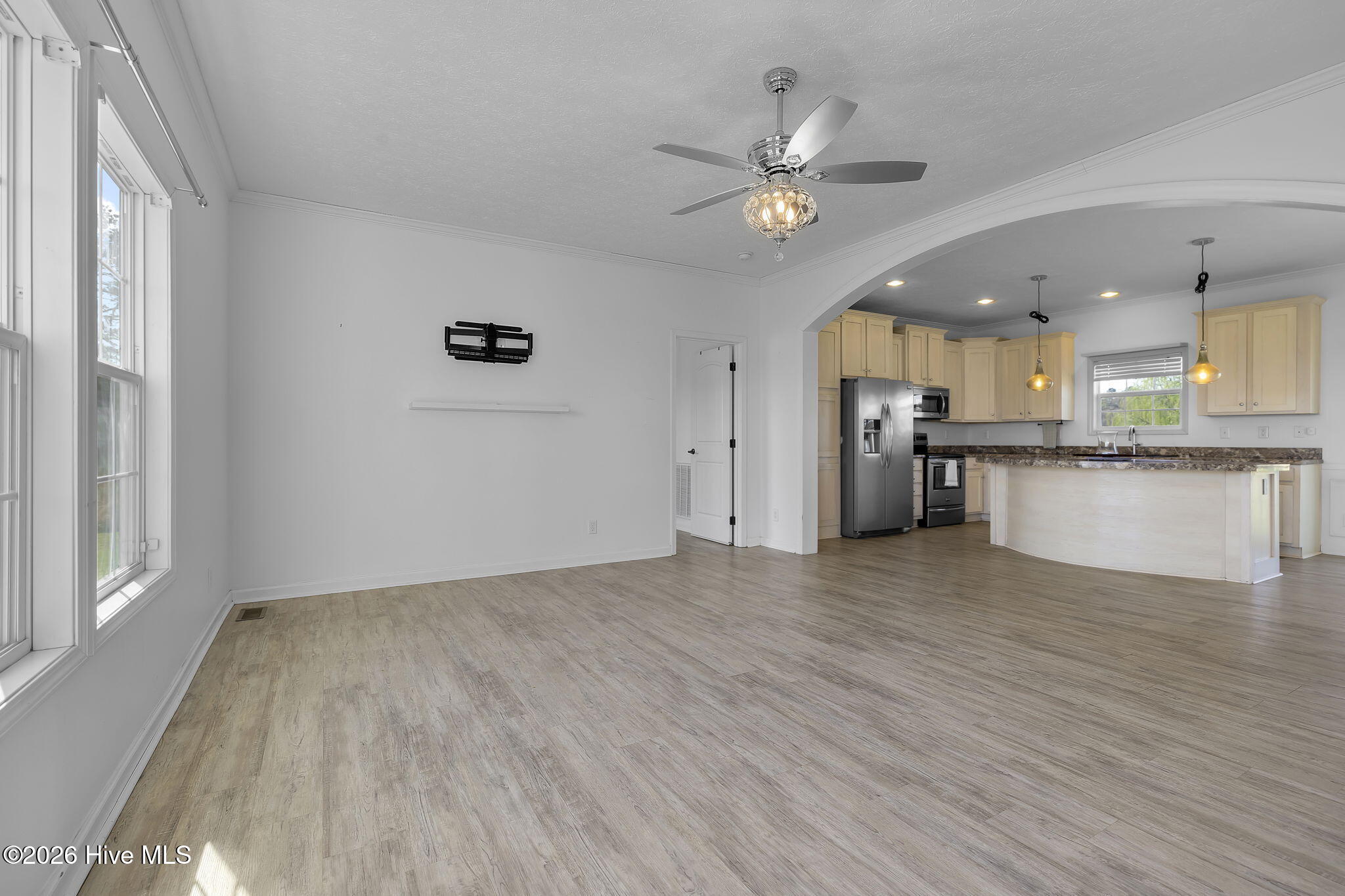 414 North Gregory Road Shawboro, NC 27973 - Photo 4 of 39 Living area