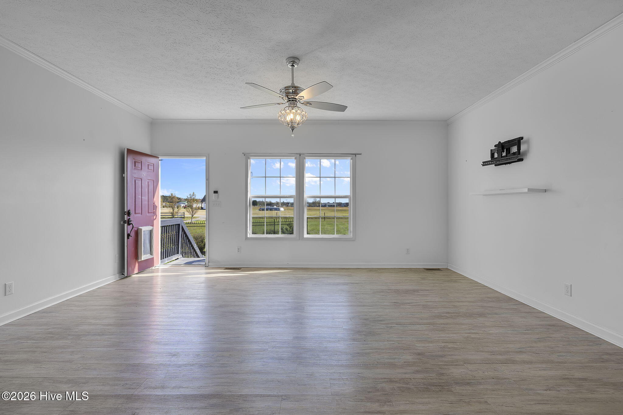 414 North Gregory Road Shawboro, NC 27973 - Photo 6 of 39 Living area