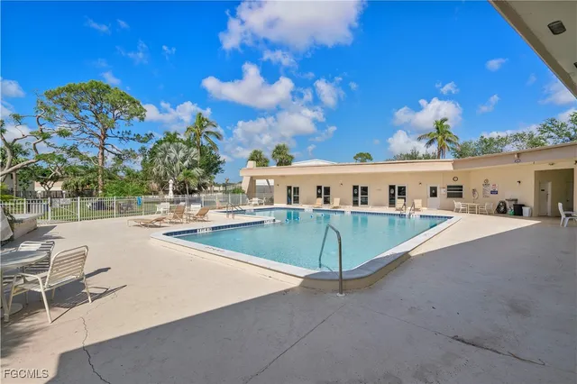 $100,000 | 2111 Barkeley Lane, Unit 19, Fort Myers, FL 33907