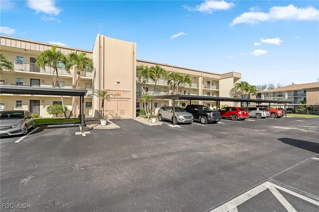 $100,000 | 2111 Barkeley Lane, Unit 19, Fort Myers, FL 33907