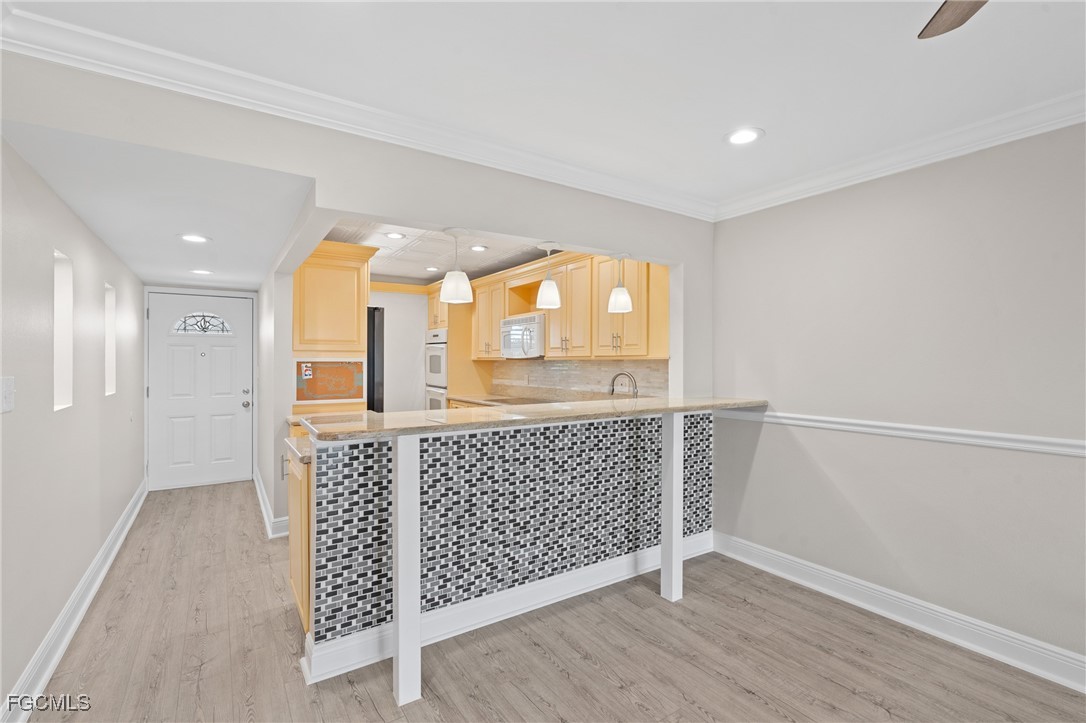 2111 Barkeley Lane, Unit 19 Fort Myers, FL 33907 - Photo 4 of 47