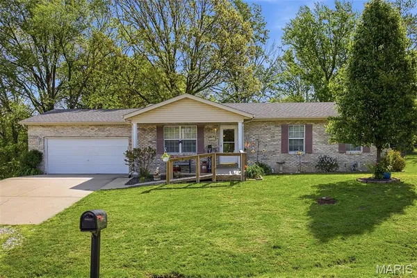 $239,900 | 446 North Oak Street, Trenton, IL 62293