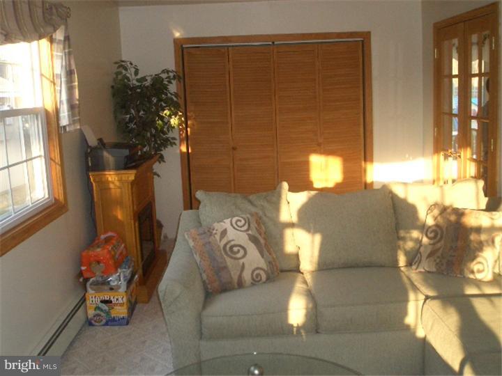 30 Cliff Road Levittown, PA 19057 - Photo 12 of 23 Family Room