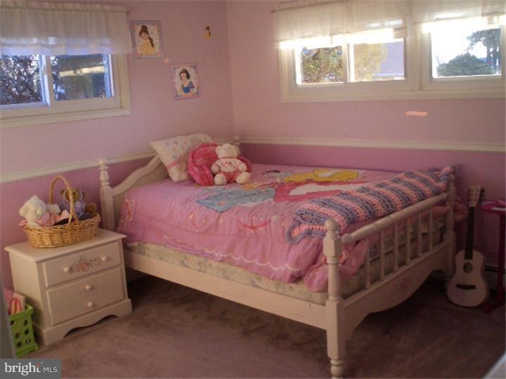 30 Cliff Road Levittown, PA 19057 - Photo 18 of 23 Bedroom 3