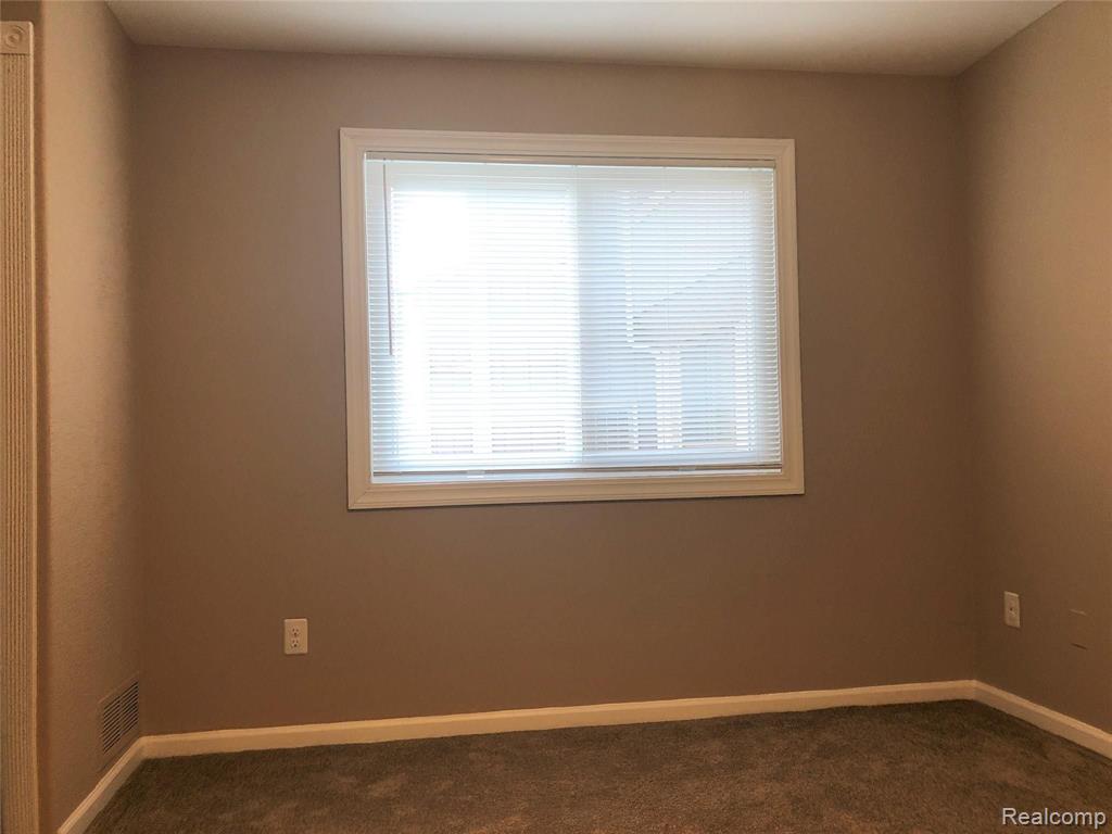 29880 West 12 Mile Road, Unit 67/808 Farmington, MI 48334 - Photo 14 of 18