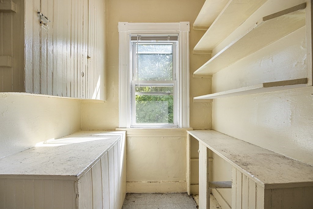 41-43 Reed Street Springfield, MA 01109 - Photo 11 of 42 Gallery Image 11