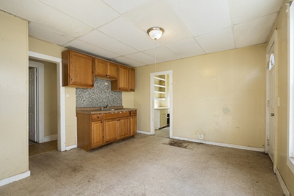 41-43 Reed Street Springfield, MA 01109 - Photo 23 of 42 Gallery Image 23