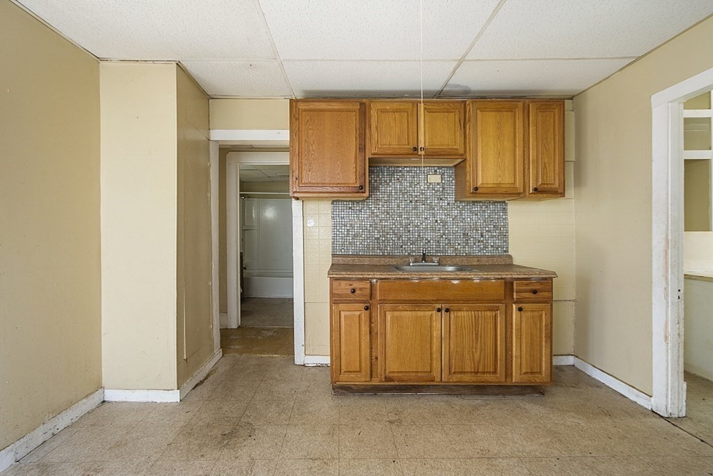 41-43 Reed Street Springfield, MA 01109 - Photo 25 of 42 Gallery Image 25
