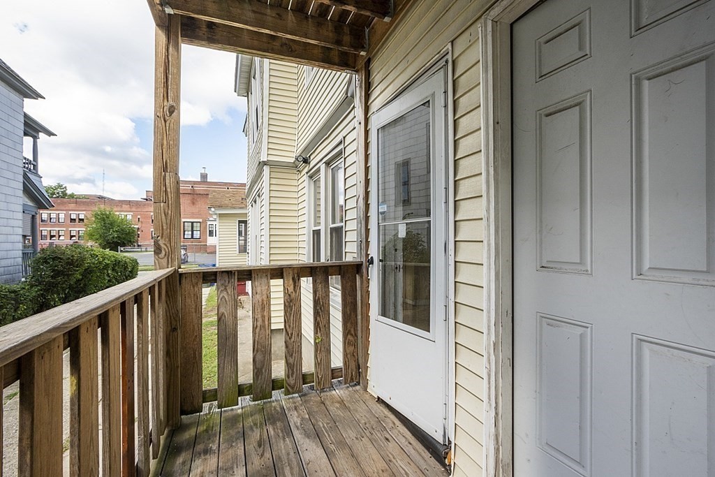 41-43 Reed Street Springfield, MA 01109 - Photo 4 of 42 Gallery Image 4