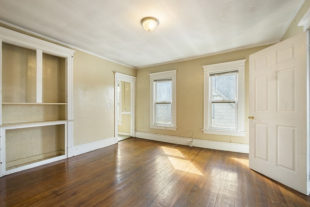 41-43 Reed Street Springfield, MA 01109 - Photo 5 of 42 Gallery Image 5