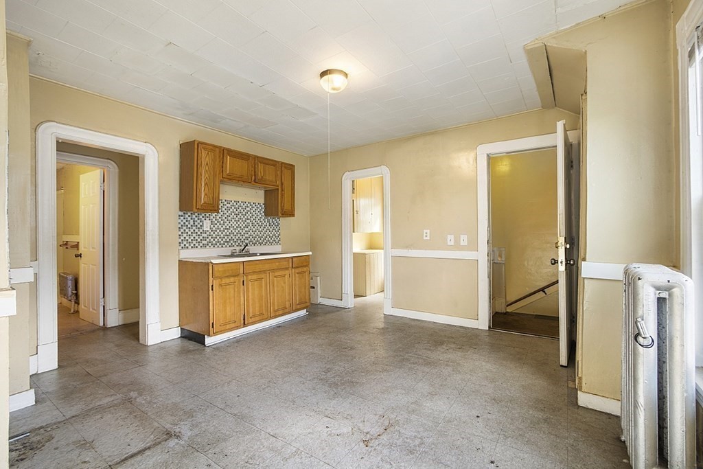 41-43 Reed Street Springfield, MA 01109 - Photo 8 of 42 Gallery Image 8