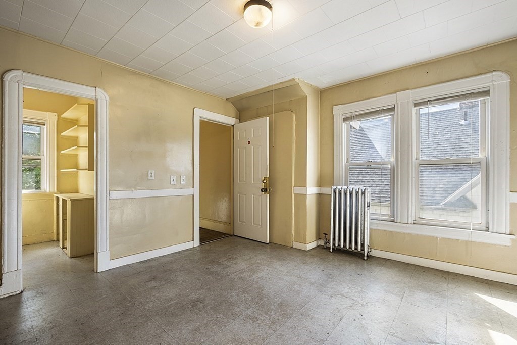 41-43 Reed Street Springfield, MA 01109 - Photo 10 of 42 Gallery Image 10