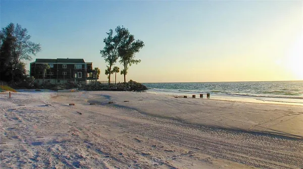 $615,000 | 113 Whispering Sands Drive, Unit V47, Sarasota, FL 34242