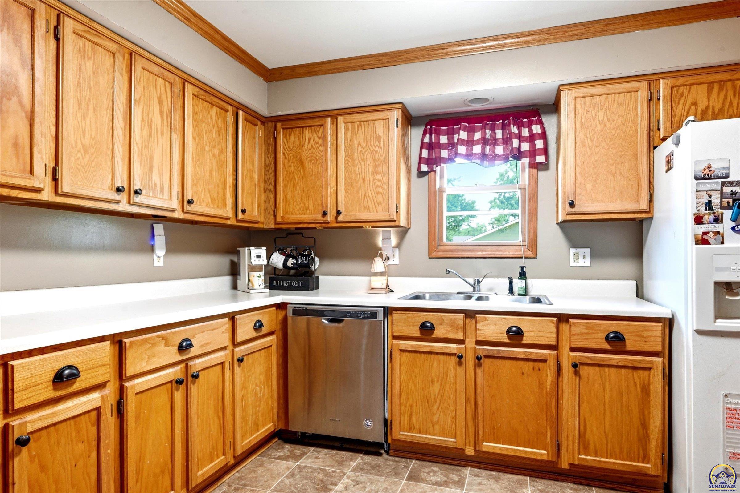 331 West 8th Street Alma, KS 66401 - Photo 8 of 24
