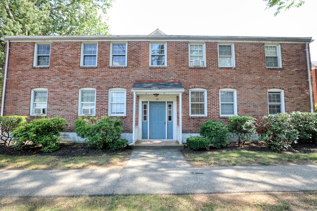19 Colony Road, Unit 2A West Springfield, MA 01089 - Photo 1 of 20 Gallery Image 1