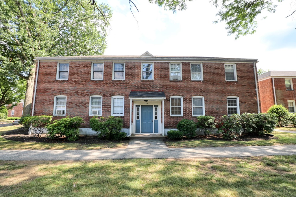 19 Colony Road, Unit 2A West Springfield, MA 01089 - Photo 2 of 20 Gallery Image 2