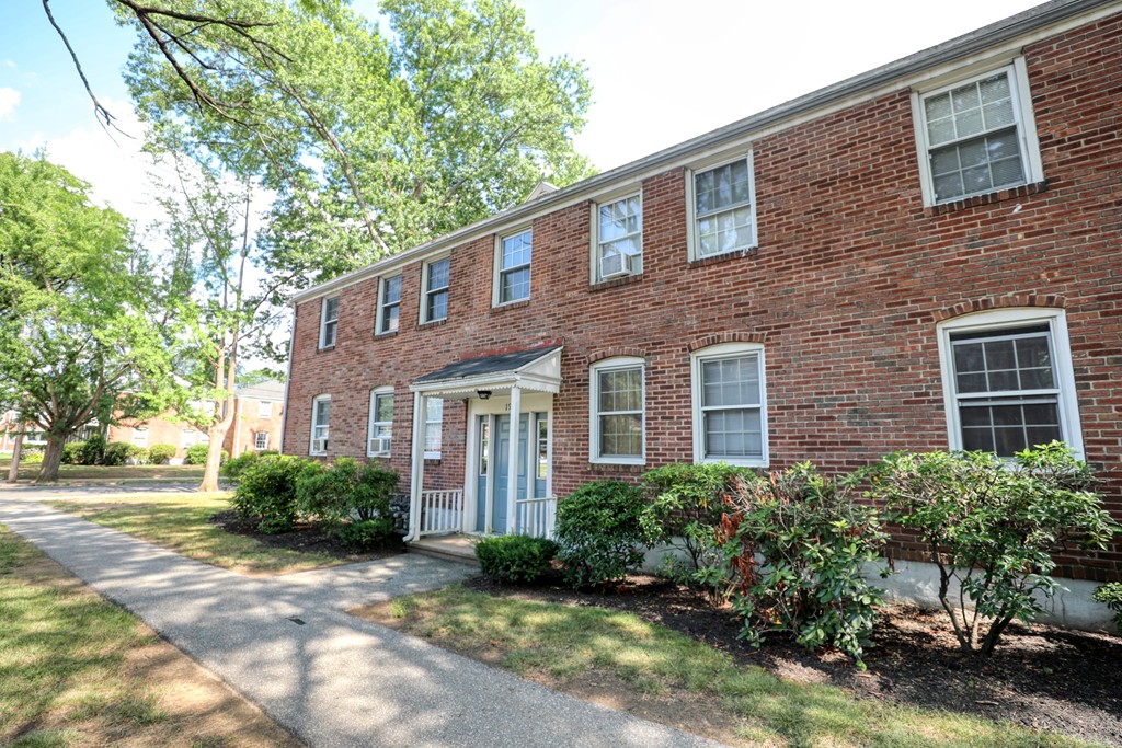 19 Colony Road, Unit 2A West Springfield, MA 01089 - Photo 3 of 20 Gallery Image 3