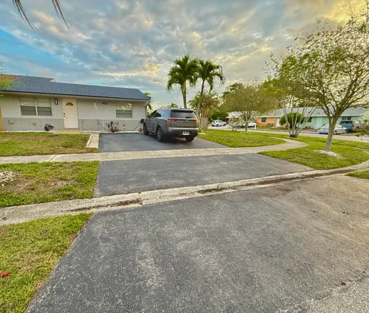 $2,400 | 4828 Gladiator Circle, Greenacres, FL 33463