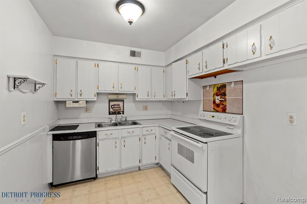 24838 Chalk Farm Road West Warren, MI 48091 - Photo 10 of 29