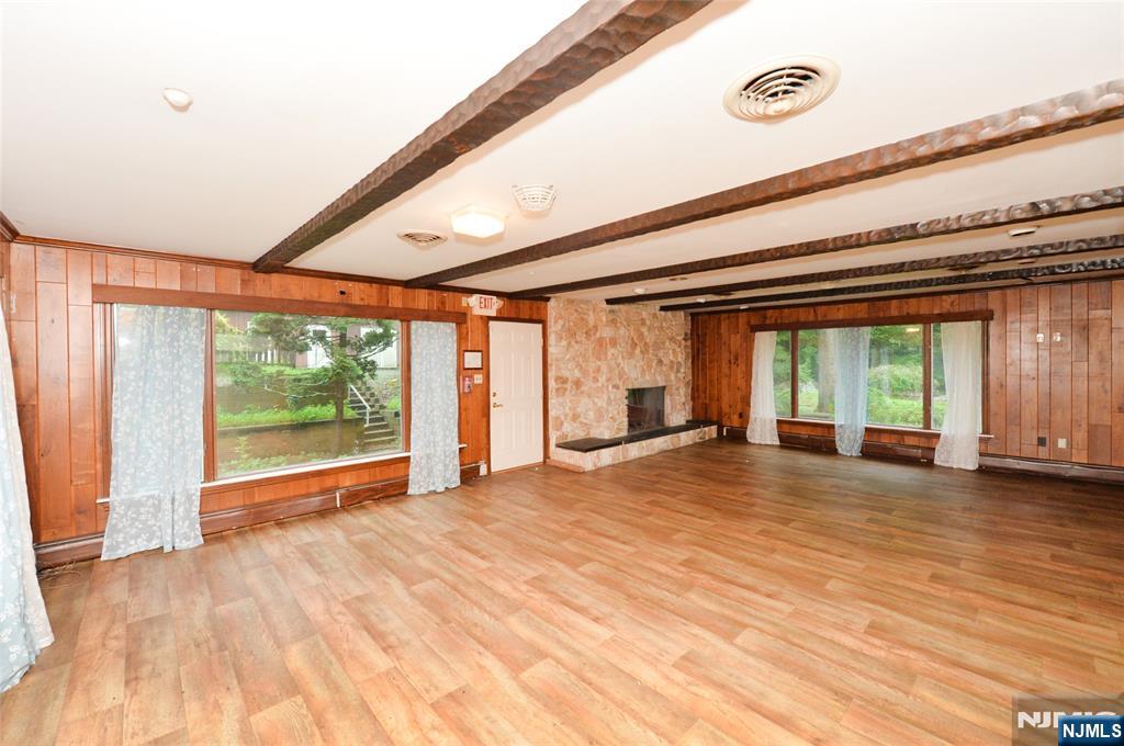105 Ricker Drive Ringwood, NJ 07456 - Photo 8 of 33