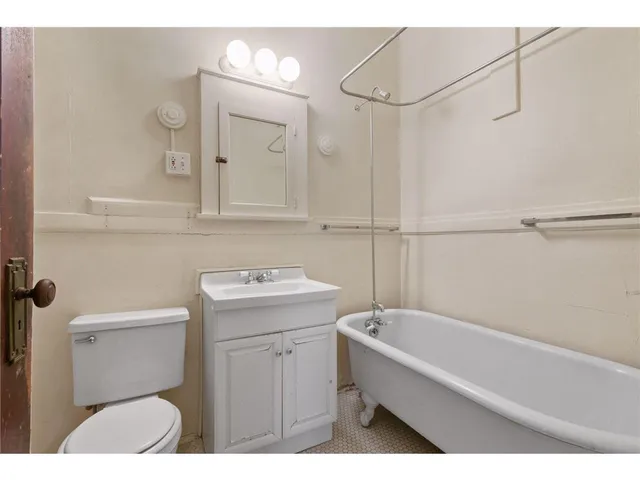 $2,095 | 1941 Fremont Avenue South, Unit 4, Minneapolis, MN 55403