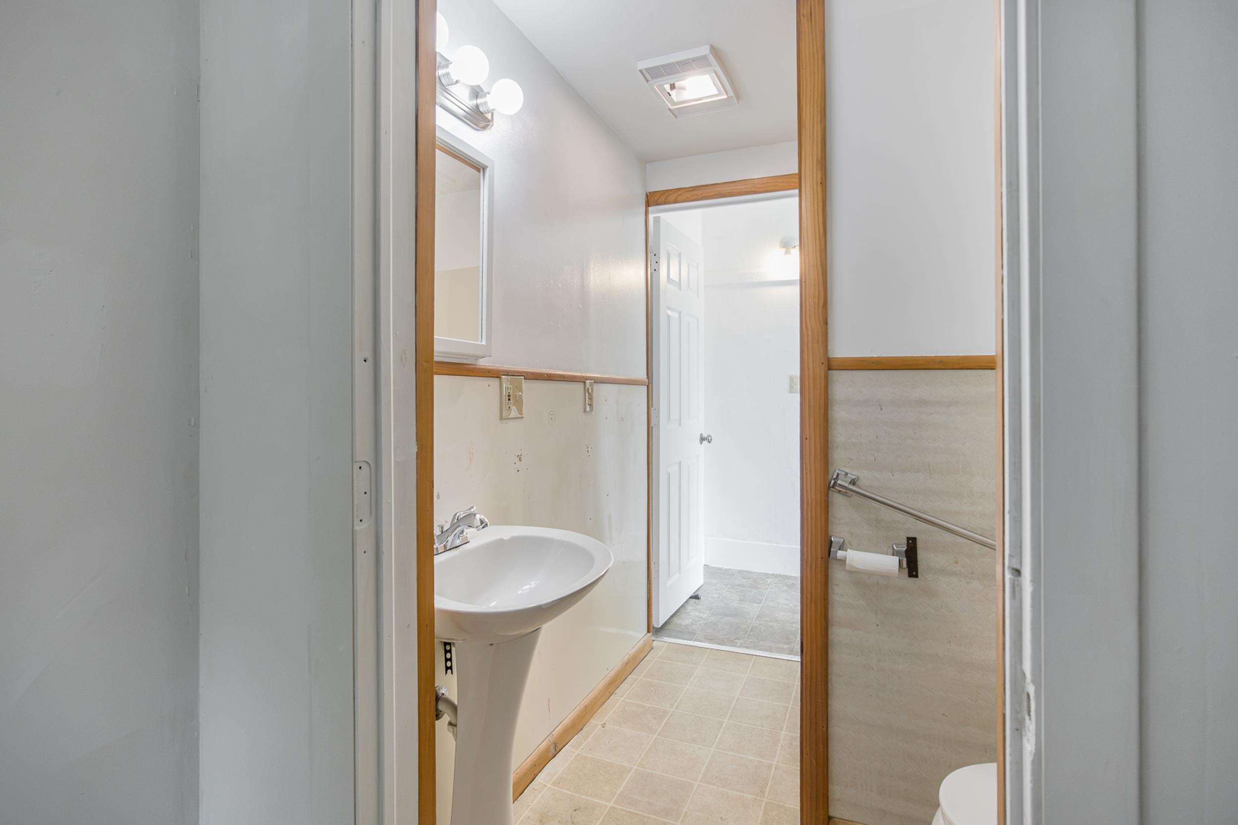 17-19 Upham Street Rochester, NH 03867 - Photo 11 of 42 Gallery Image 11