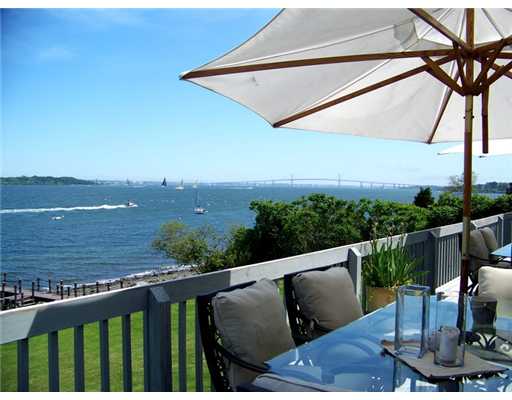 648 East Shore Road Jamestown, RI 02835 - Photo 8 of 22 Living Room.