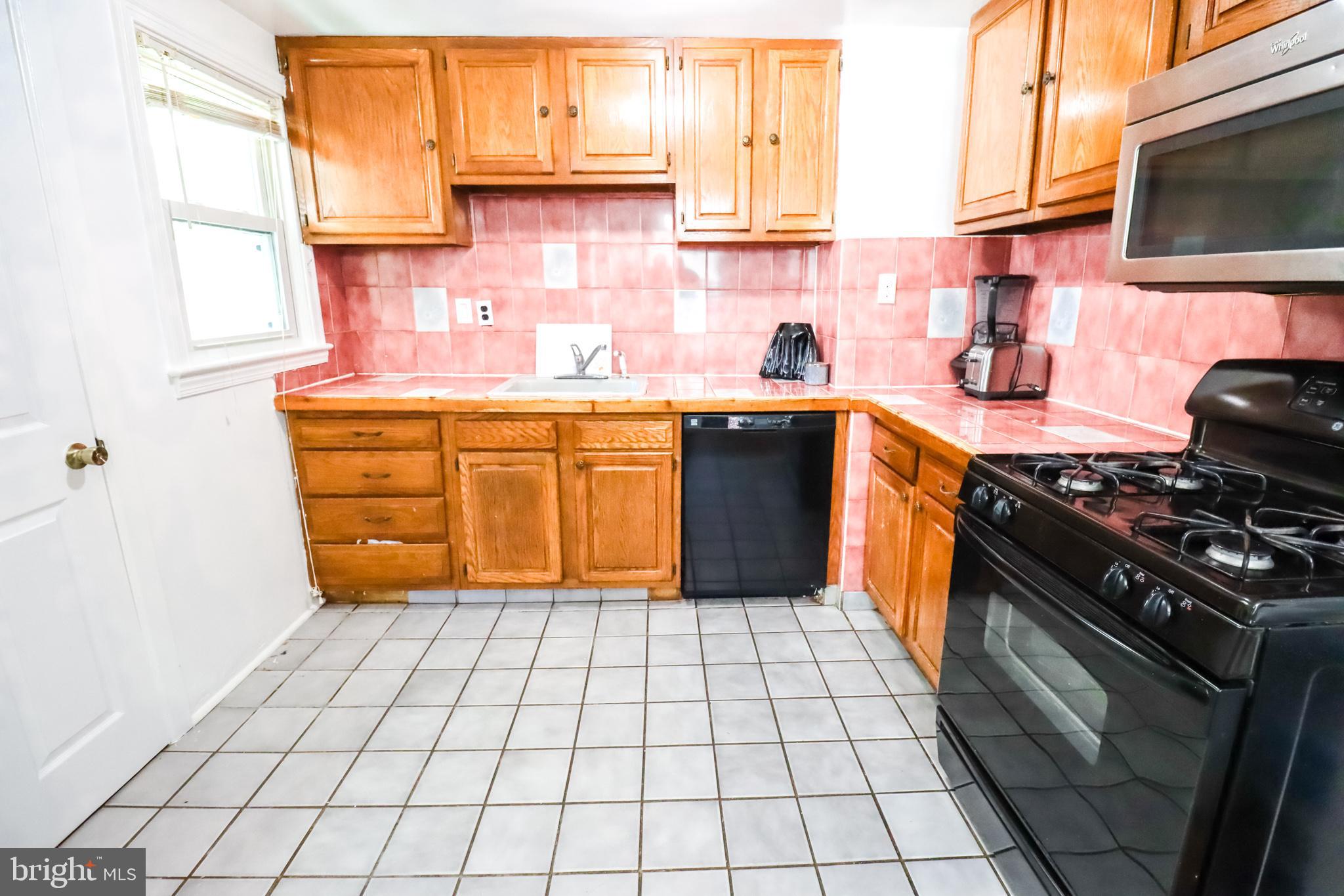 9126 Lanham Severn Road Lanham, MD 20706 - Photo 3 of 29 Gallery Image 3