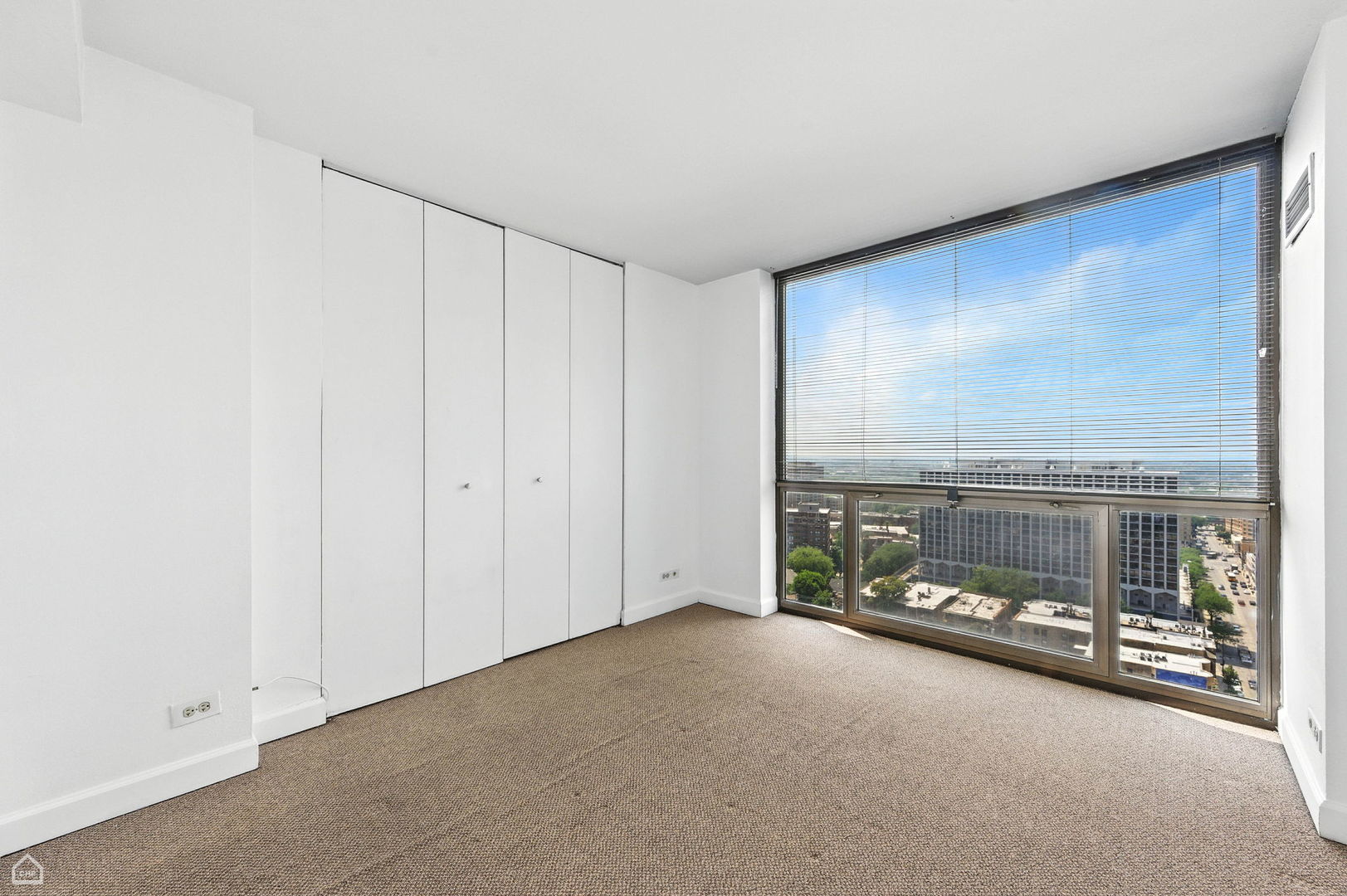 4343 North Clarendon Avenue, Unit 2317 Chicago, IL 60613 - Photo 11 of 20 a view of a room with window