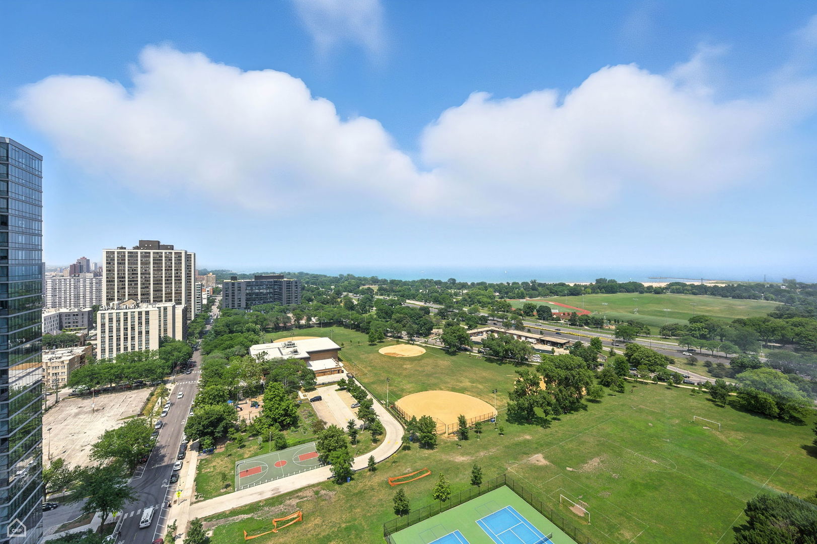 4343 North Clarendon Avenue, Unit 2317 Chicago, IL 60613 - Photo 14 of 20 a view of a city