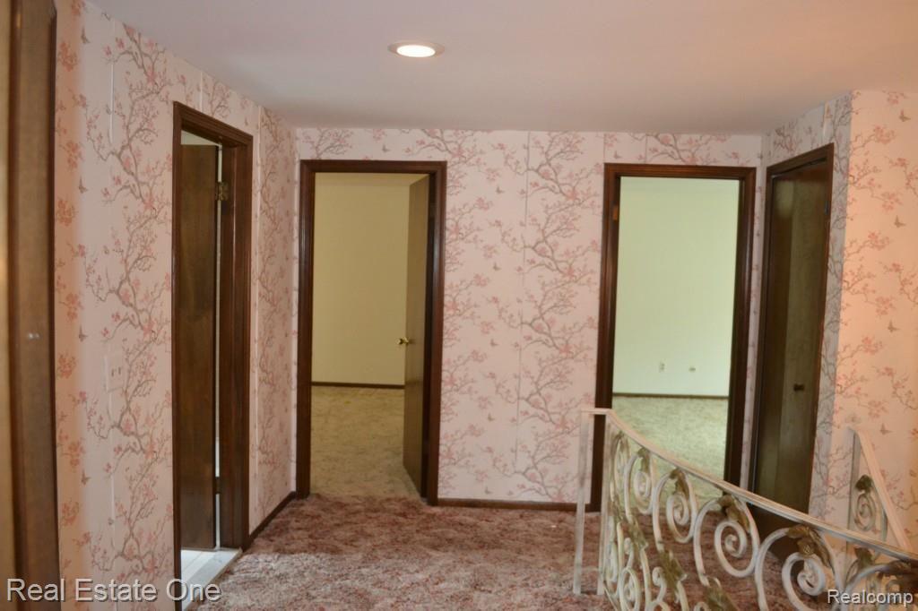 419 Lake Forest Road Rochester, MI 48309 - Photo 62 of 99 Upper Landing Area