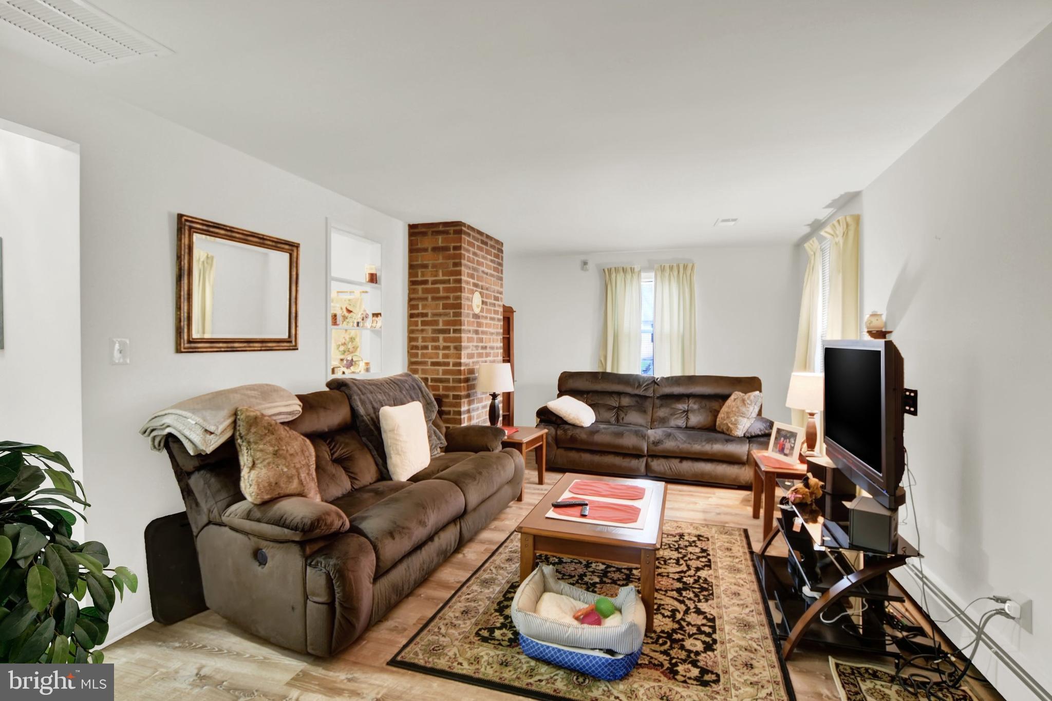 4310 Silver Spring Road Perry Hall, MD 21236 - Photo 17 of 32 Living Room