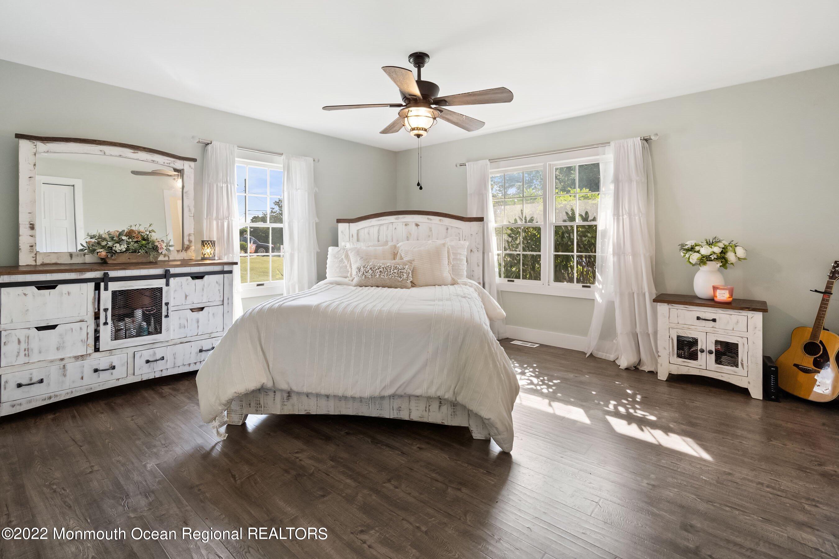 116 Seaspray Road Manahawkin, NJ 08050 - Photo 12 of 28 13-Int12 Bed4