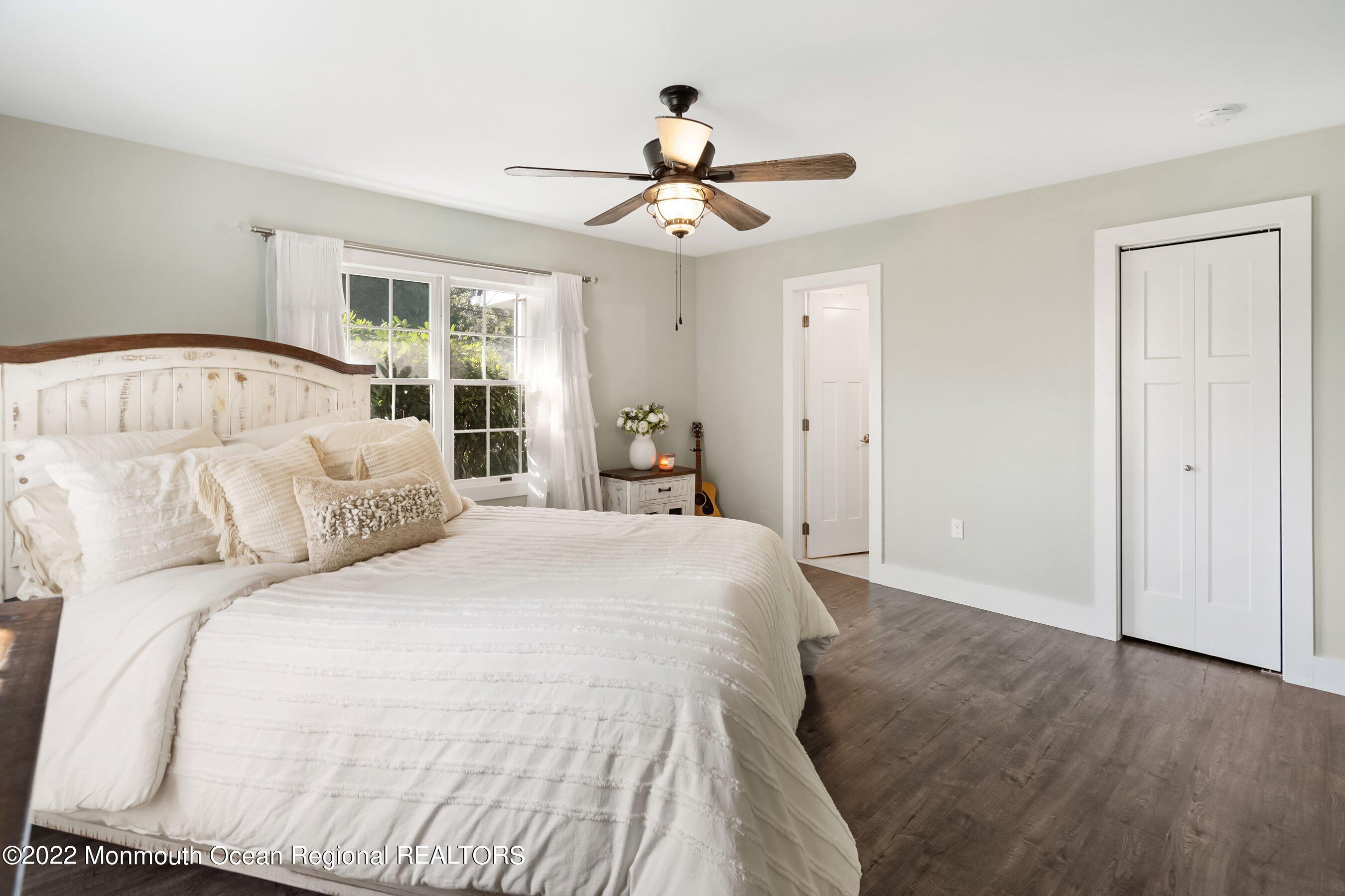 116 Seaspray Road Manahawkin, NJ 08050 - Photo 13 of 28 14-Int13 Bed4a