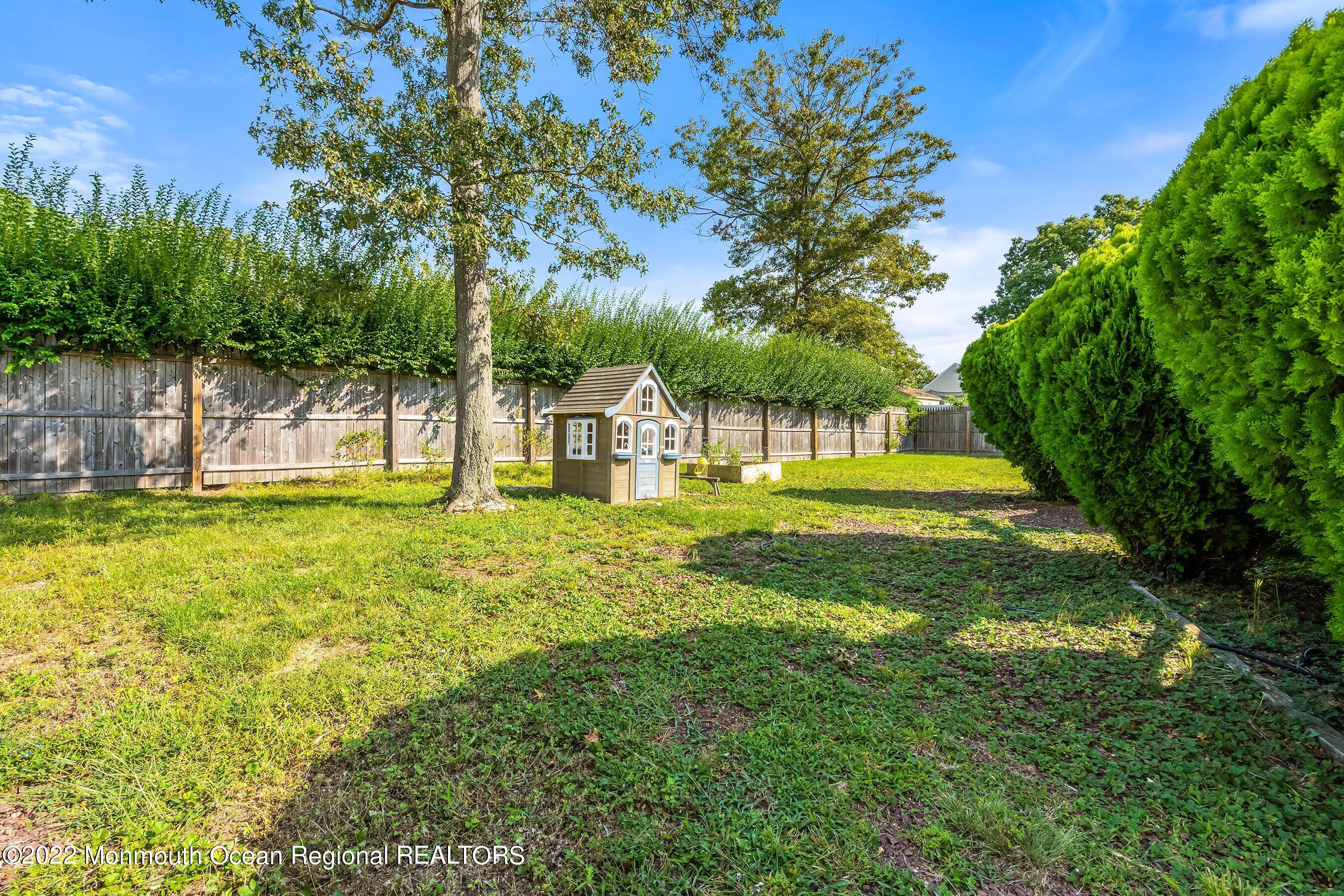 116 Seaspray Road Manahawkin, NJ 08050 - Photo 25 of 28 26-Ext3 Yard