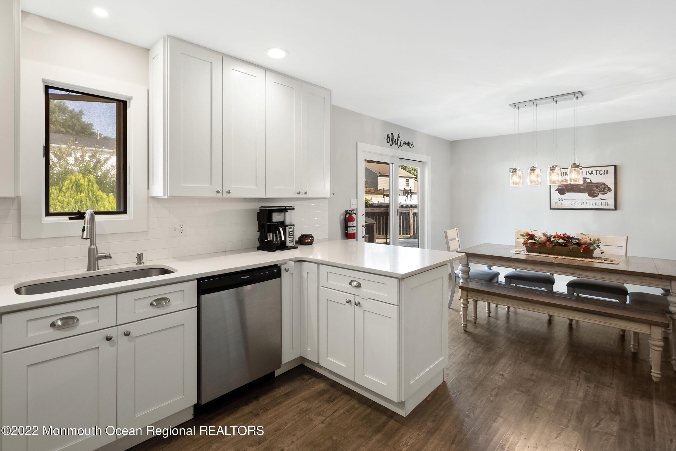 116 Seaspray Road Manahawkin, NJ 08050 - Photo 10 of 28 11-Int19 Kitchen1a