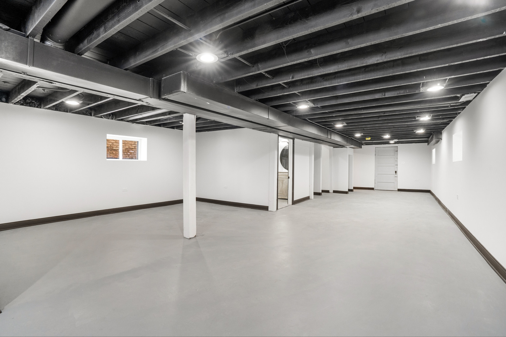 5526 South Albany Avenue Chicago, IL 60629 - Photo 20 of 25 a view of an empty room