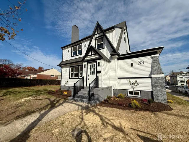 $749,999 | 201 Fulton Street, New Brunswick, NJ 08901