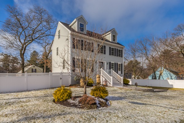 4 Michigan Road Tewksbury, MA 01876 - Photo 3 of 30 Gallery Image 3